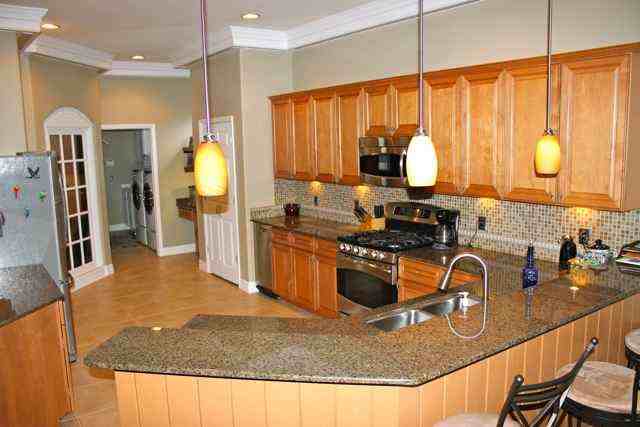 9712 Discovery Terrace - Photo 3 of 10