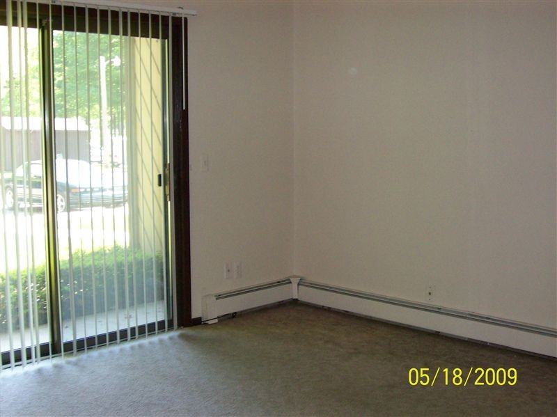 Paw Paw Arms Apartments - Photo 3 of 12