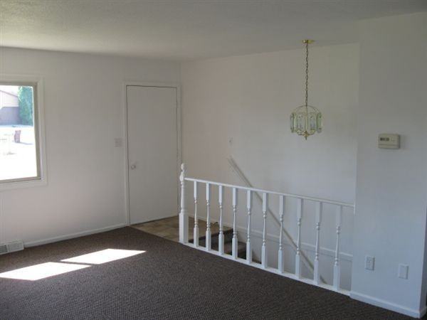 2045 Old Valley Ct SE - Photo 3 of 6