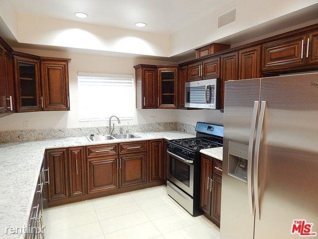 2018 Hillcrest Dr - Photo 2 of 3