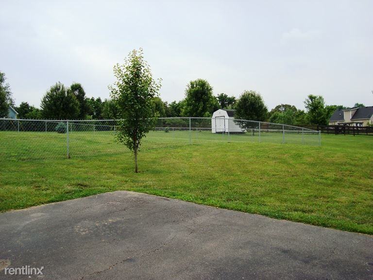 450 Cassies Way - Photo 2 of 6