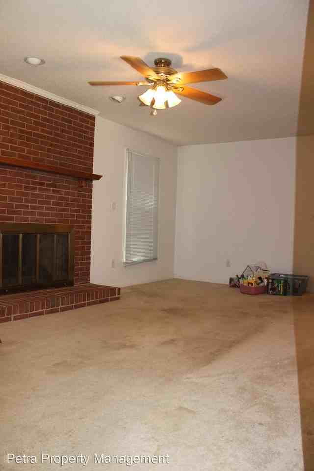 102 Ridgewood Trail - Photo 3 of 6