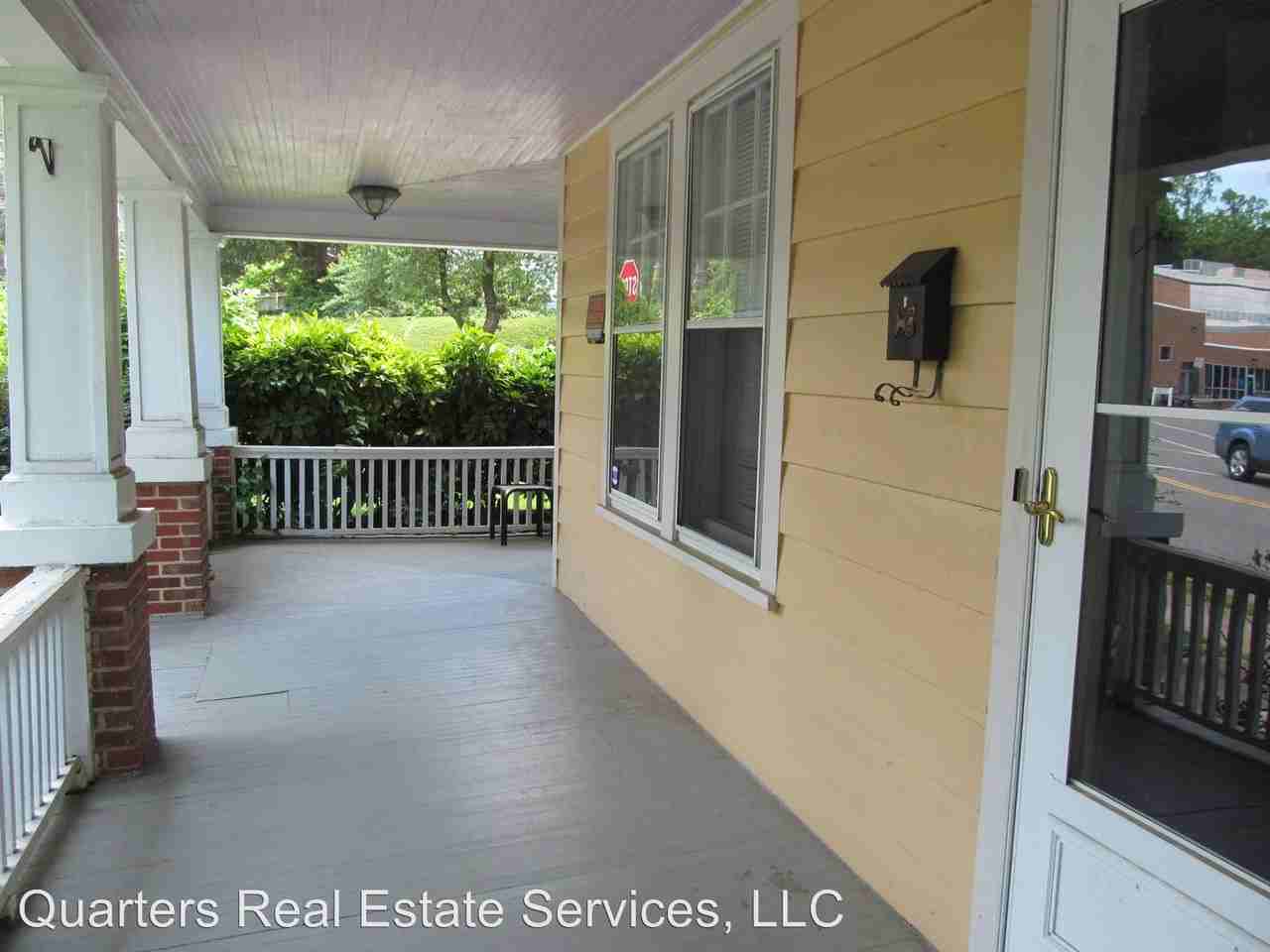 1400 Glade St NW #B - Photo 2 of 8