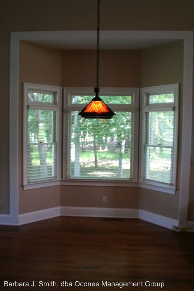 1883 Club Dr #1B - Photo 3 of 14