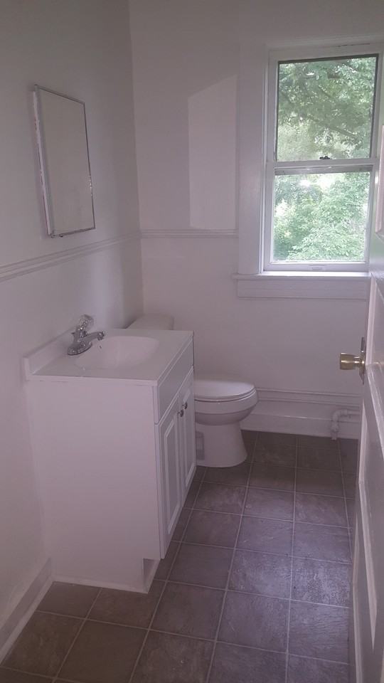 1327 Loudon Ave NW - Photo 2 of 7
