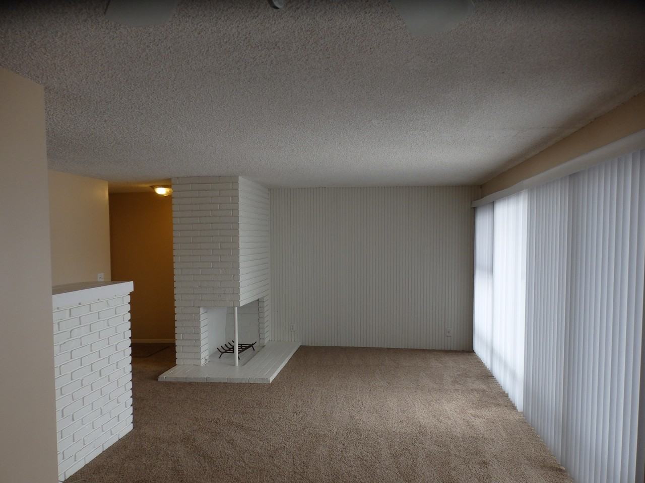 15578 Ashgrove Dr - Photo 3 of 21