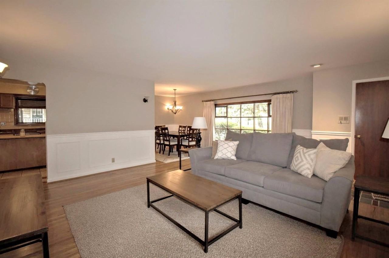 2851 Fairhill Dr - Photo 3 of 23