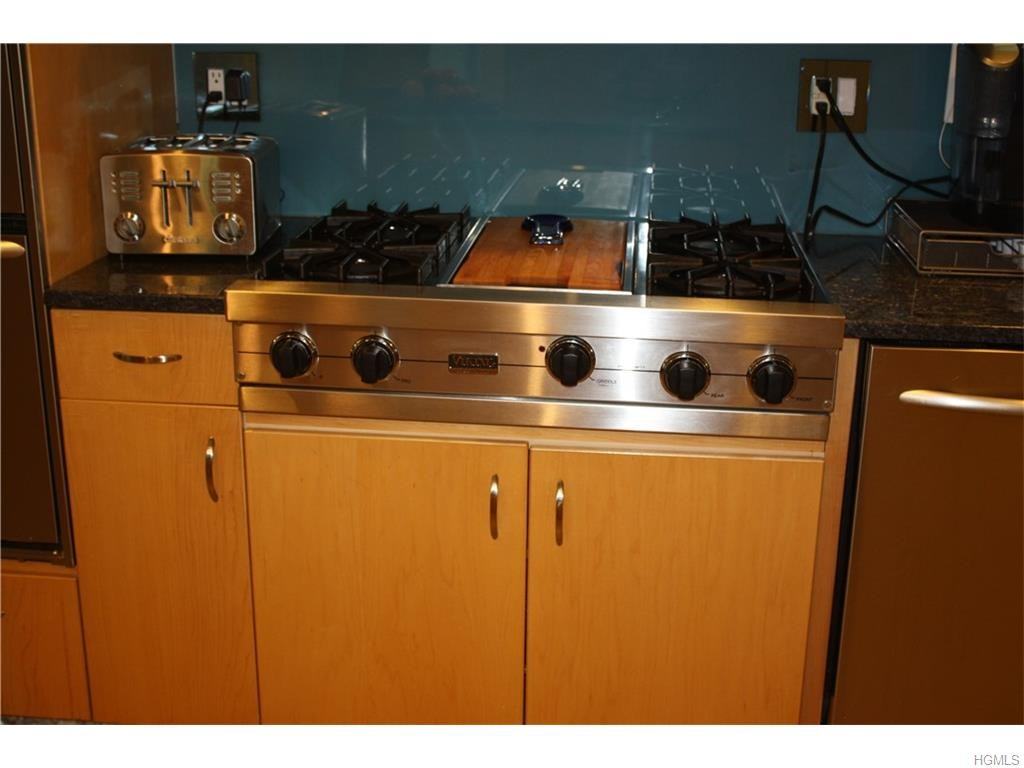 152 Fieldpoint Dr - Photo 2 of 28