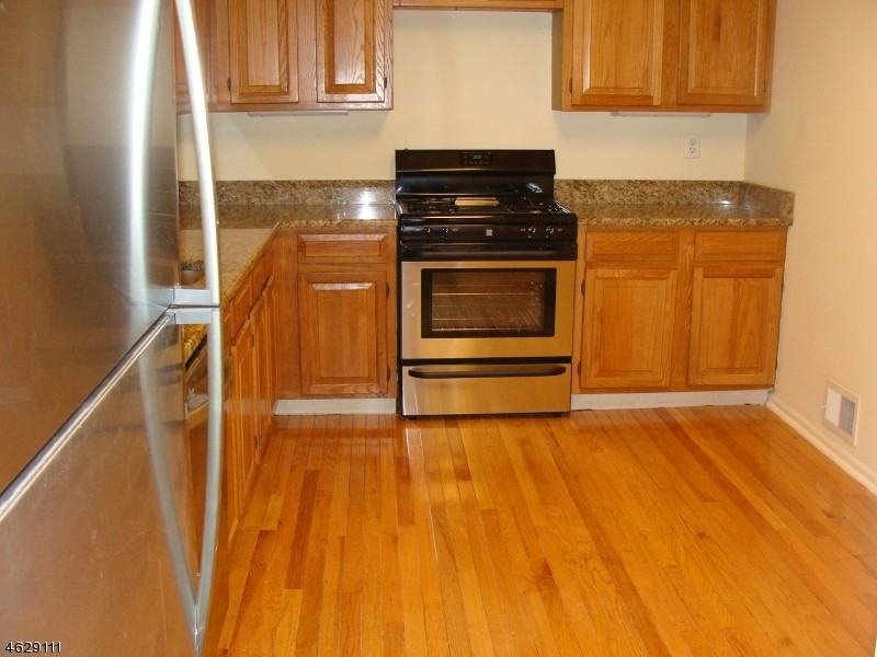 184 Windsor Pl - Photo 2 of 24