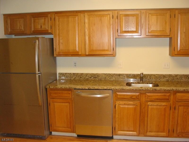 184 Windsor Pl - Photo 3 of 24