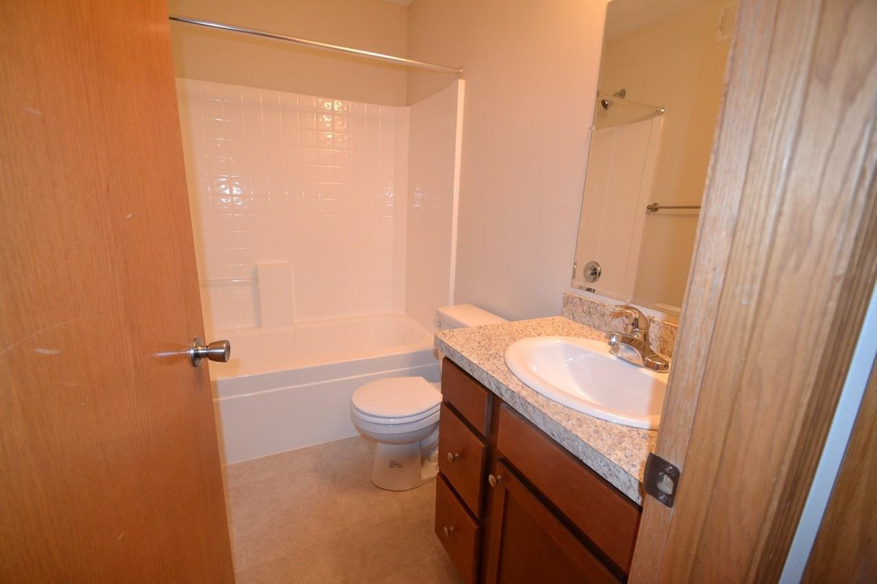 11680 Lynwood Ave NE - Photo 3 of 9