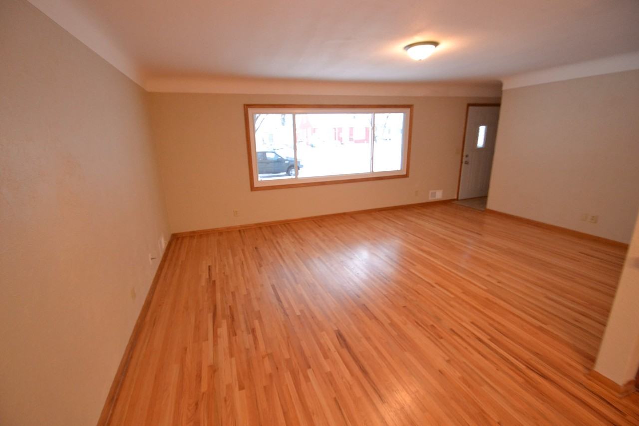 1085 Flandrau St - Photo 2 of 6
