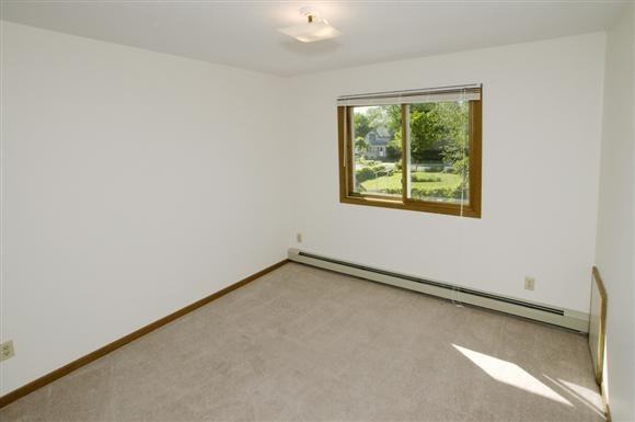 Colonial Court Apartments - Photo 3 of 16