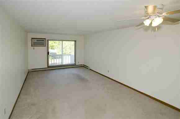 Colonial Court Apartments - Photo 2 of 16