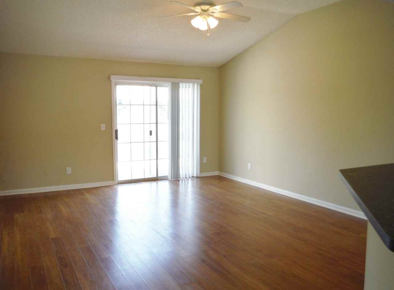 565 Ashcroft Landing Dr - Photo 3 of 10