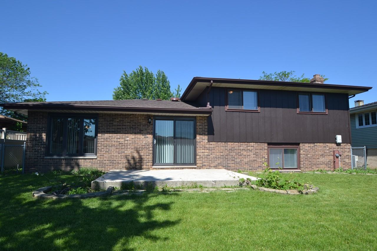 15531 Rob Roy Dr - Photo 2 of 15