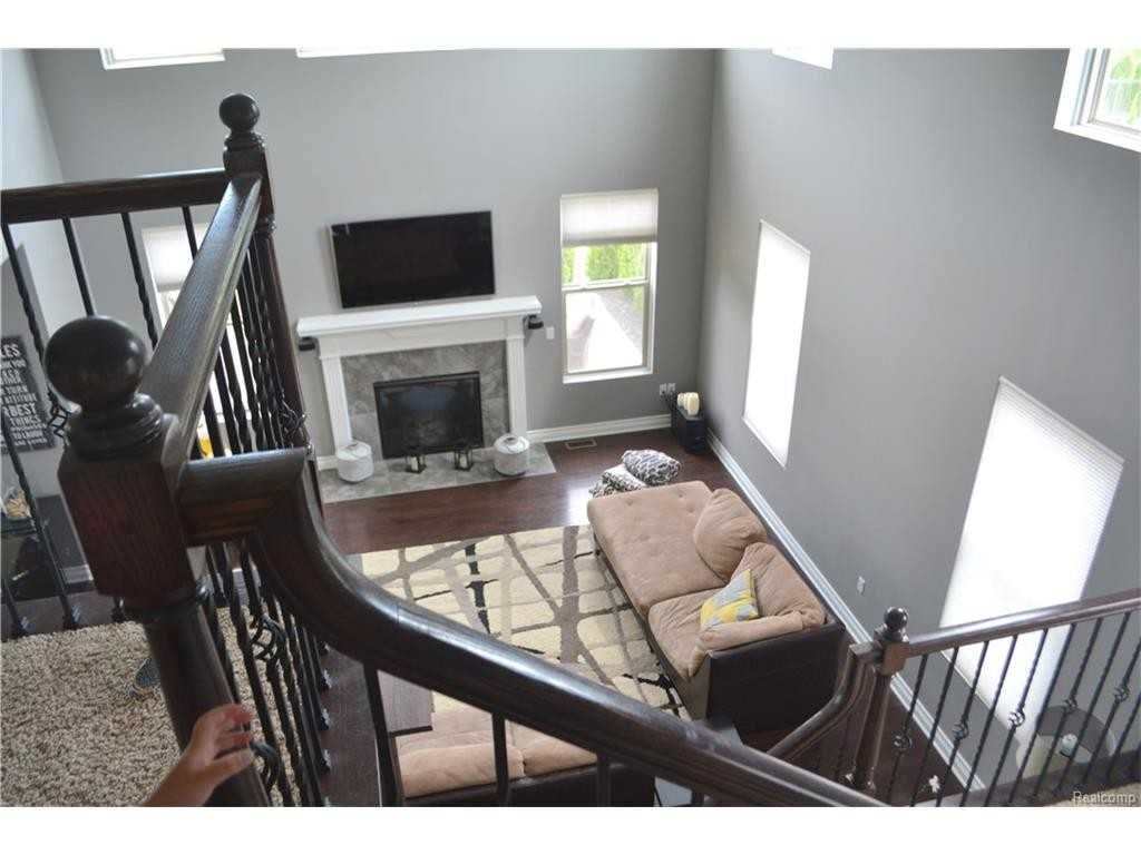 110 Fieldway Ct - Photo 3 of 18