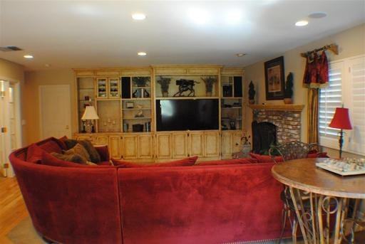 4414 Fairway Dr - Photo 2 of 20