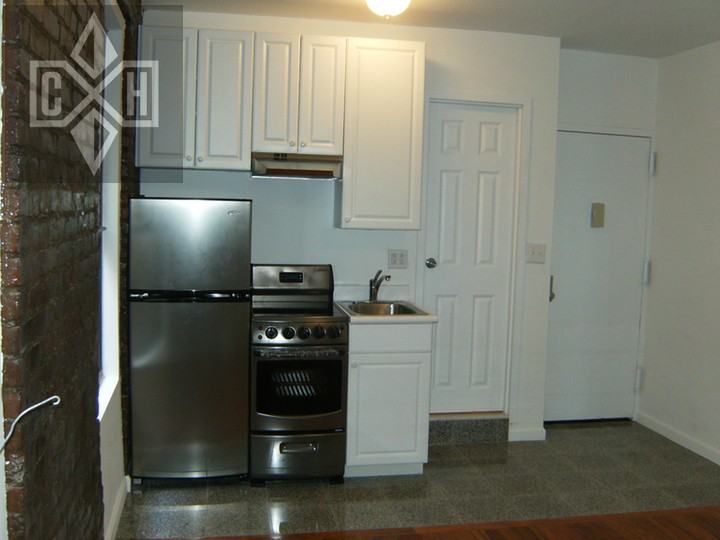 Carmine Street & BLEECKER ST & 6TH AVE #45