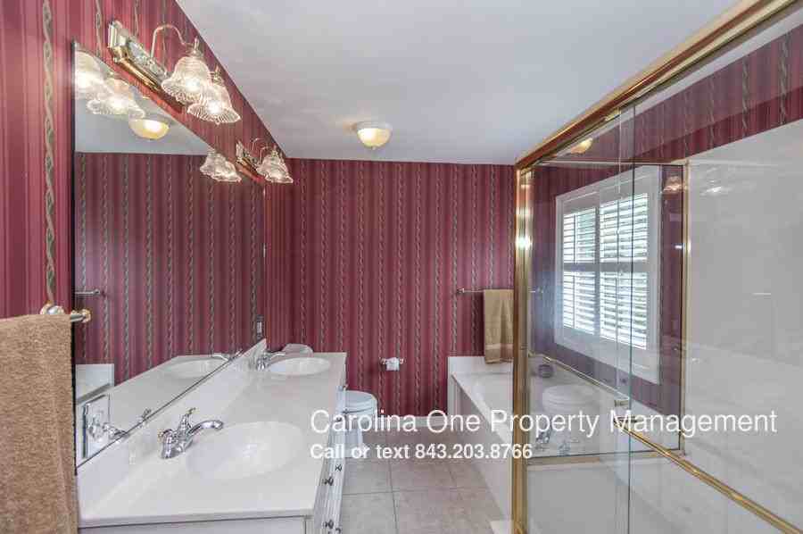 3205 Hartnett Blvd - Photo 2 of 24