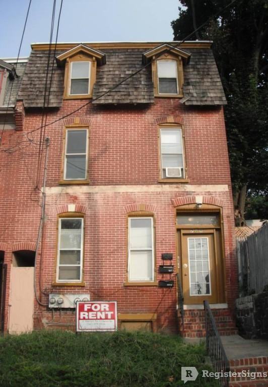 709 N Jackson St - Photo 2 of 5