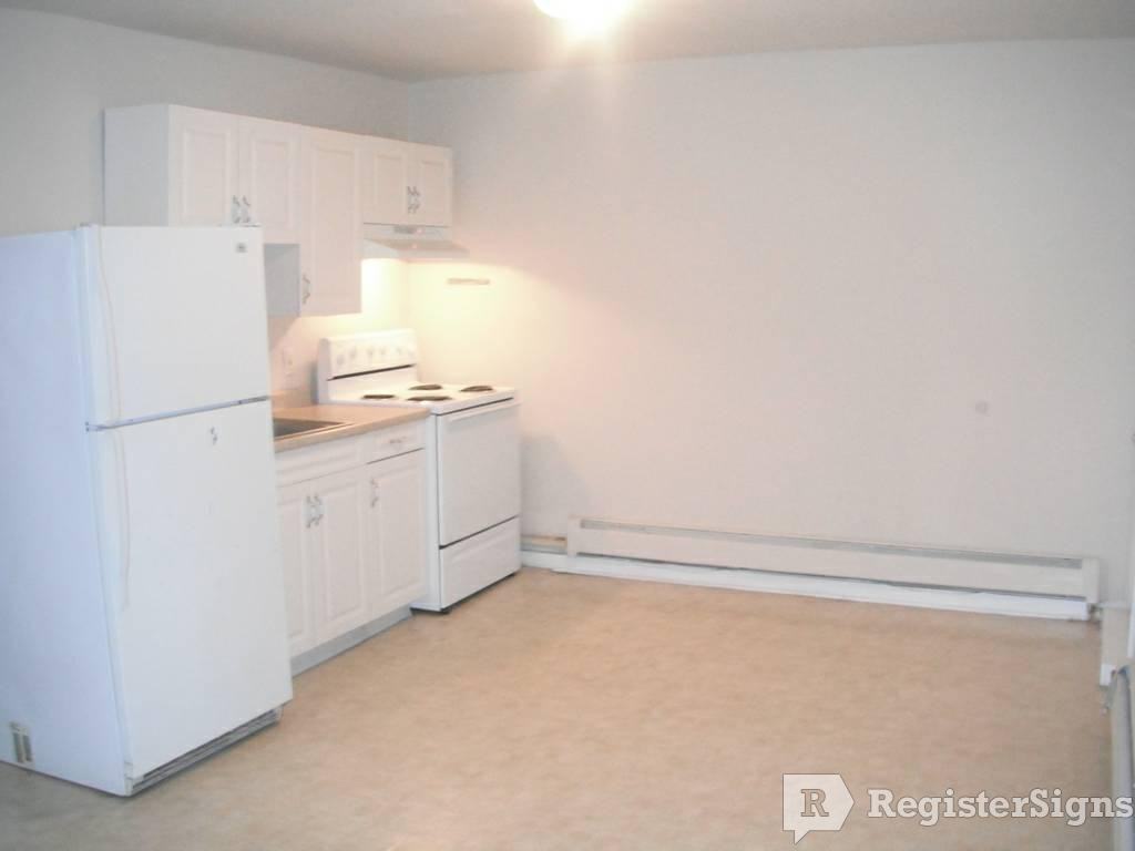 709 N Jackson St - Photo 3 of 5