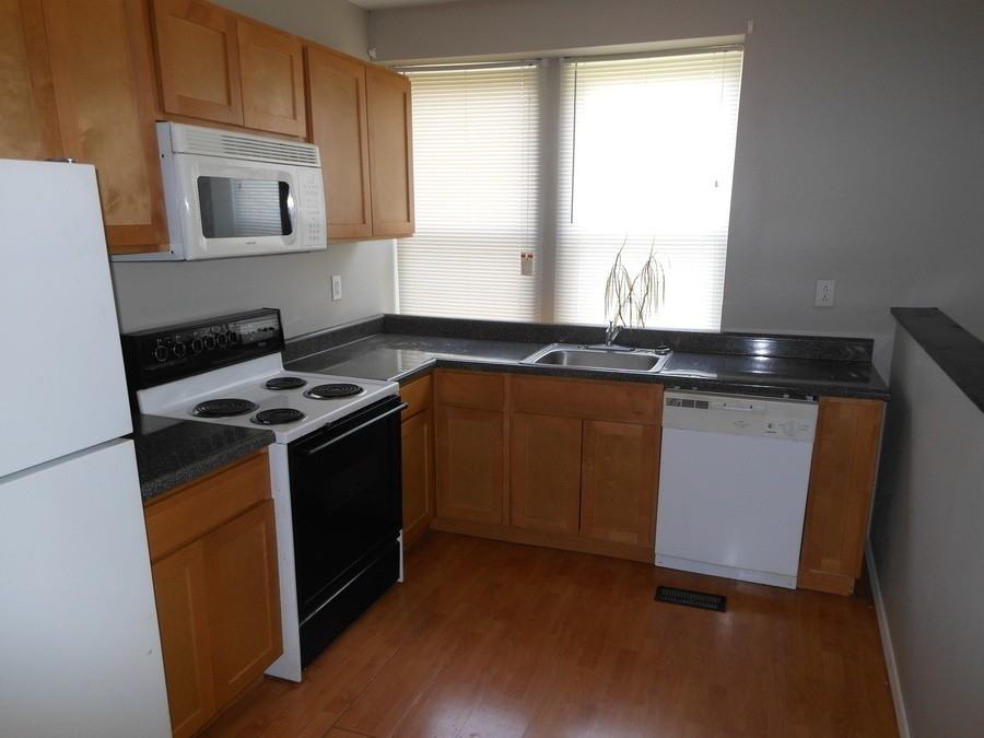 3248 Henrietta Pl #2W - Photo 2 of 8