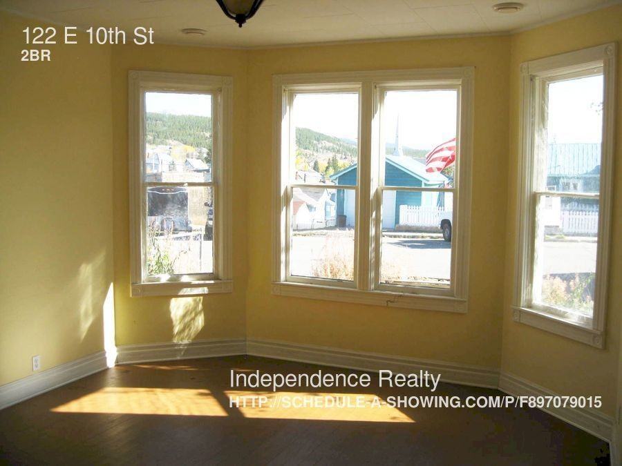 122 E 10th St - Photo 3 of 9