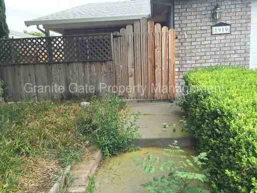 1919 Calaveras Ave - Photo 2 of 15