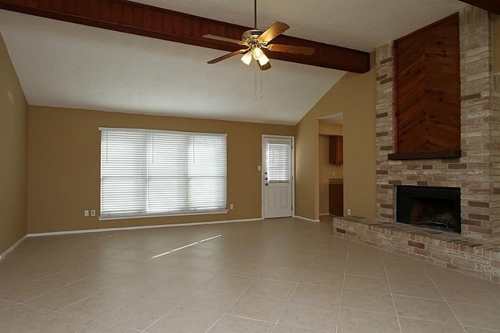 13319 Piney Oaks Dr - Photo 2 of 16
