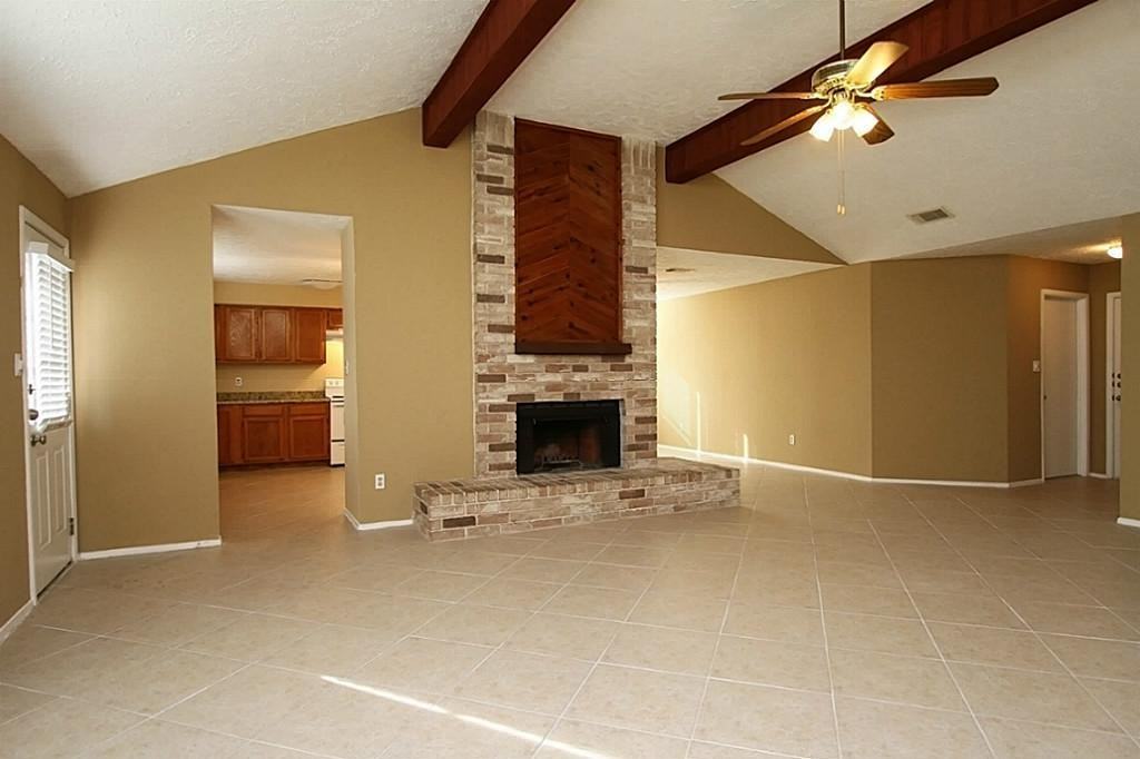13319 Piney Oaks Dr - Photo 3 of 16