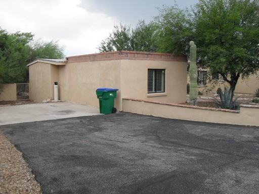 5565 N Campbell Ave - Photo 2 of 32