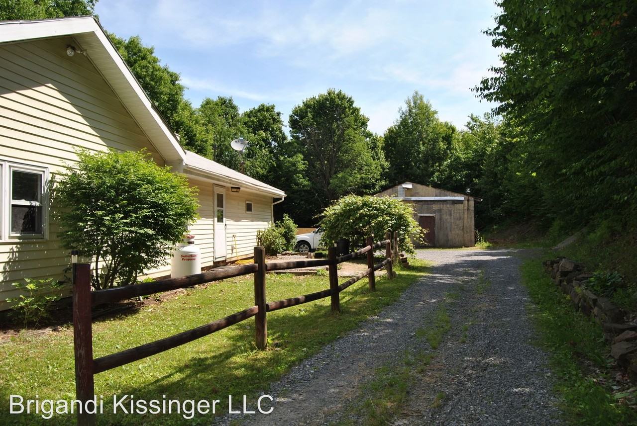 564 Weaver Hill Rd - Photo 2 of 13