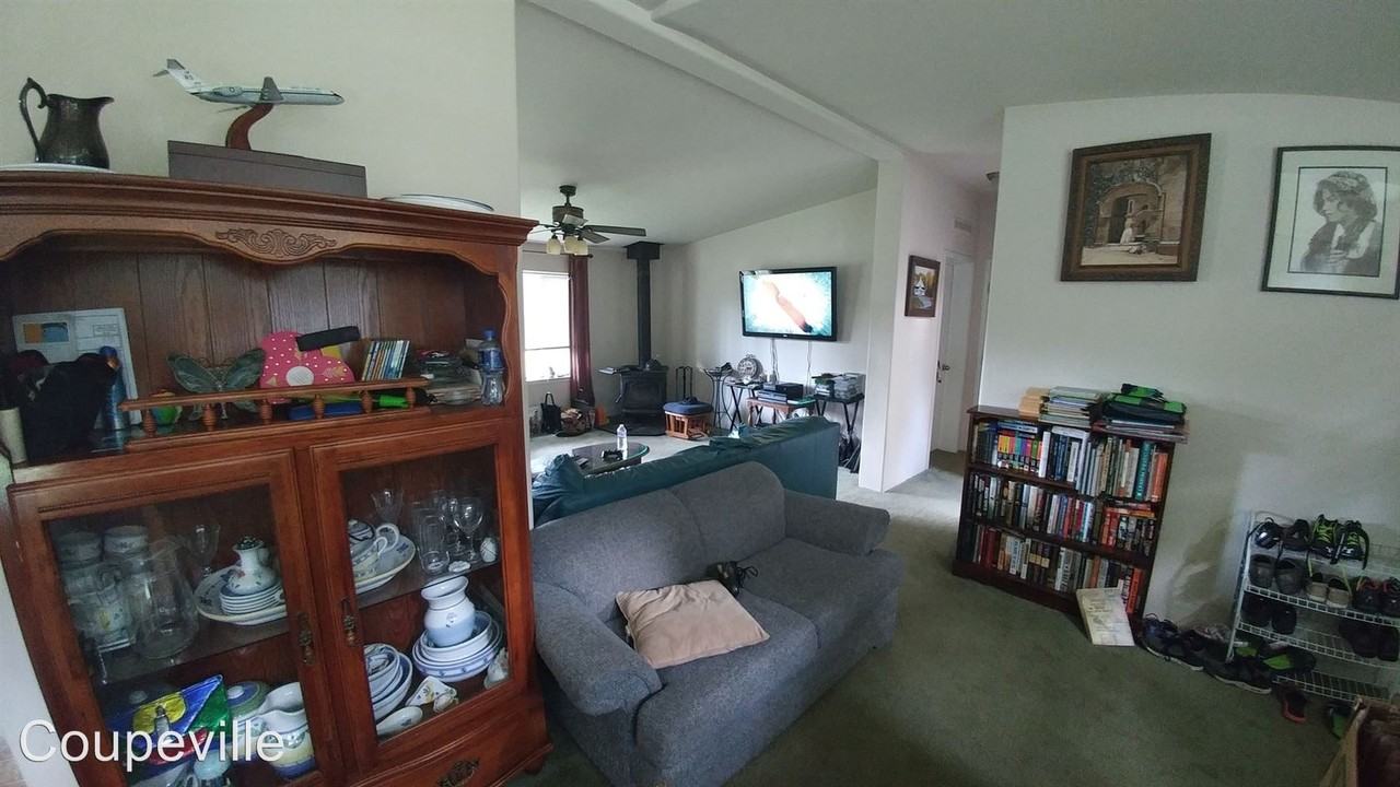 258 W 850th S - Photo 3 of 5