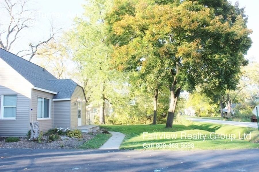 15802 Turner Ave - Photo 3 of 27