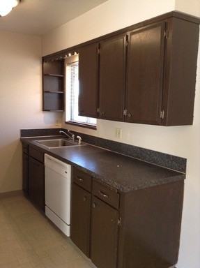 9041 SE Stark St - Photo 3 of 11