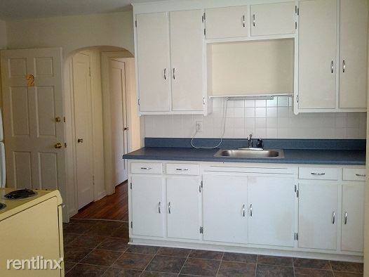 712 S Grand Traverse St - Photo 2 of 8