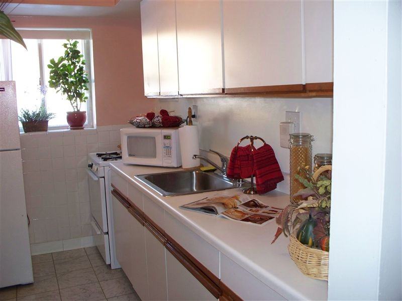 Bel-Aire Apts - Photo 2 of 11