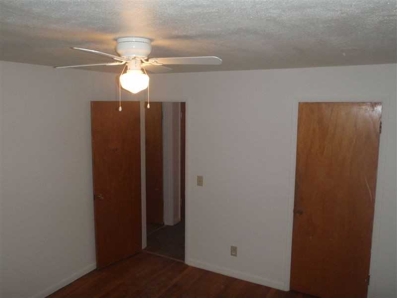 1015 winfield - Photo 2 of 6