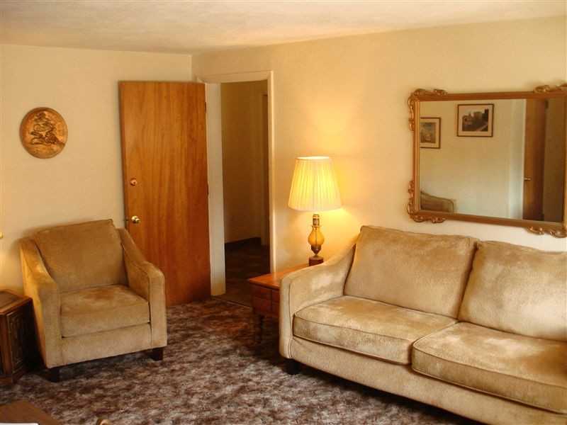 Oak Manor Apartments - Photo 3 of 17