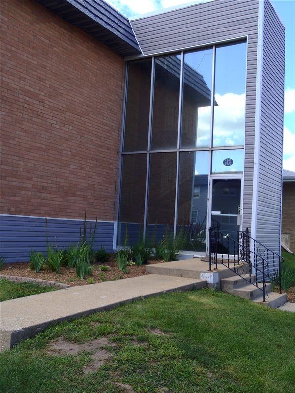 2439 Holmes St - Photo 2 of 9