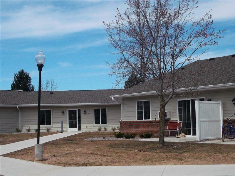 WoodCreek Manor Apartments 1606 Meridian St, Sault Ste. Marie, MI