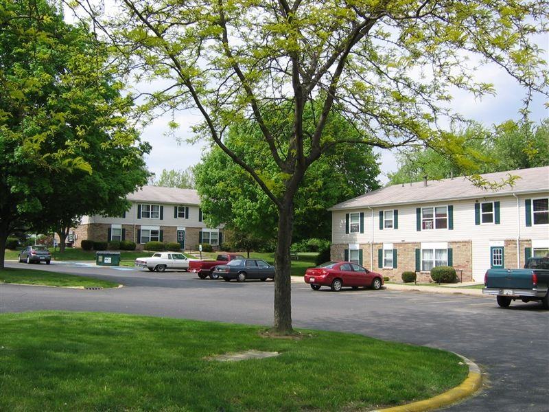 Pinecrest Manor Apartments - Photo 3 of 3