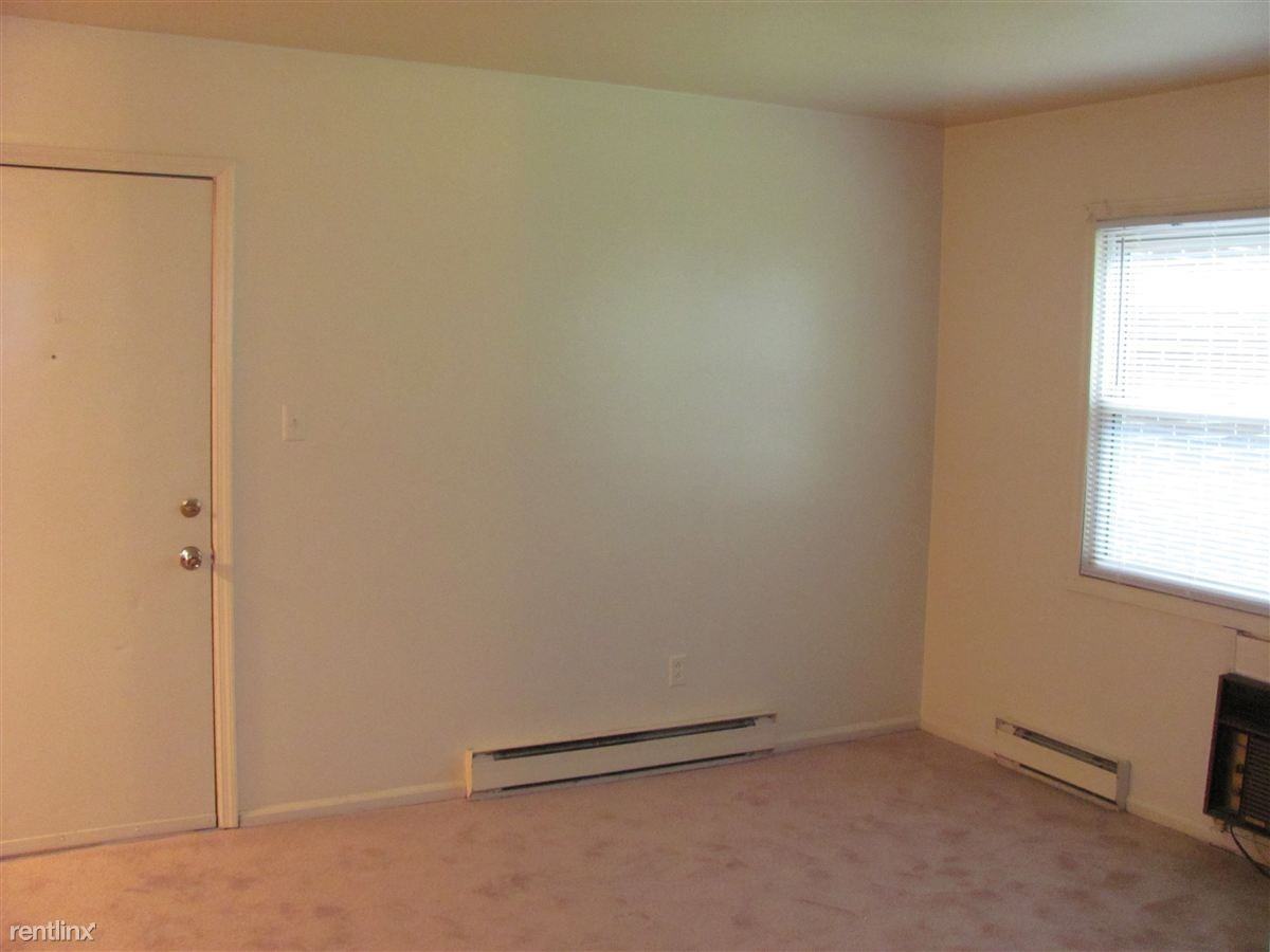 W.R. Cropper Apartments - Photo 2 of 10