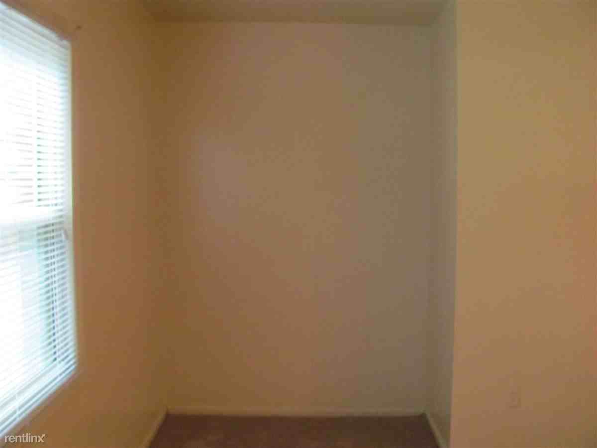 W.R. Cropper Apartments - Photo 3 of 10