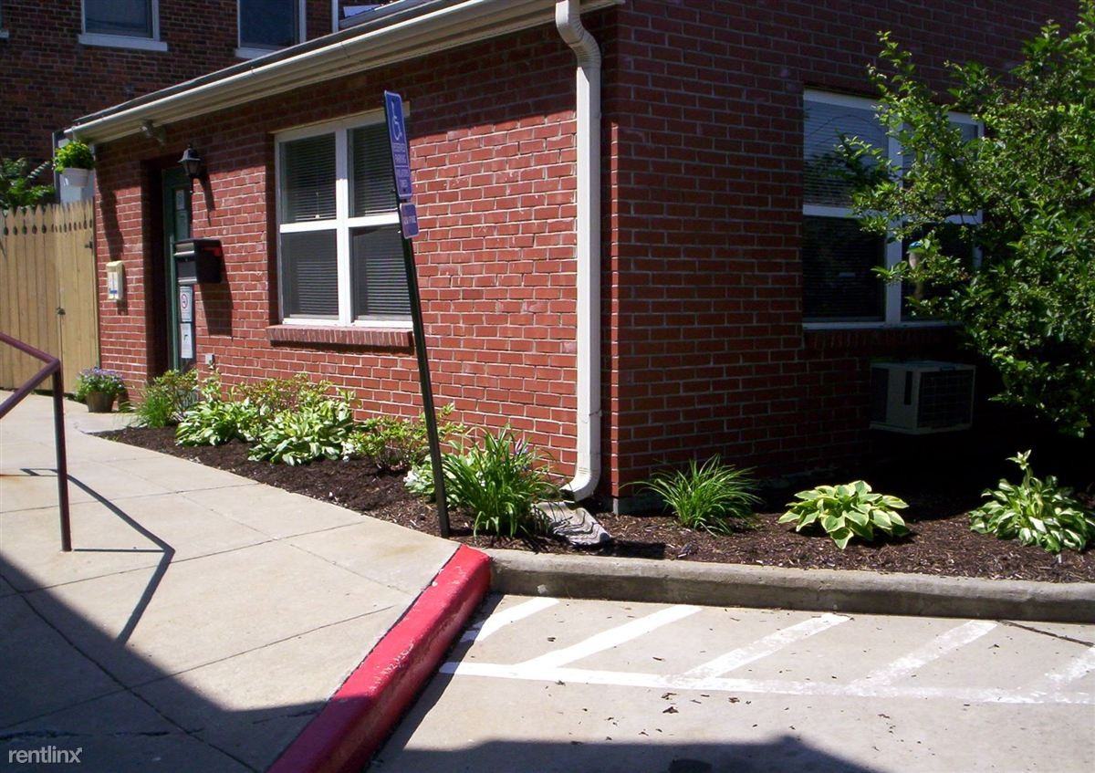 St. Clairsville Courtyard - Photo 3 of 5