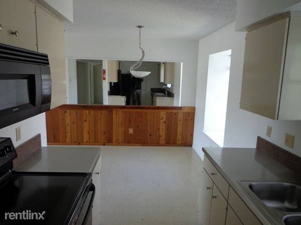 Melrose Place Apartments - Photo 2 of 9