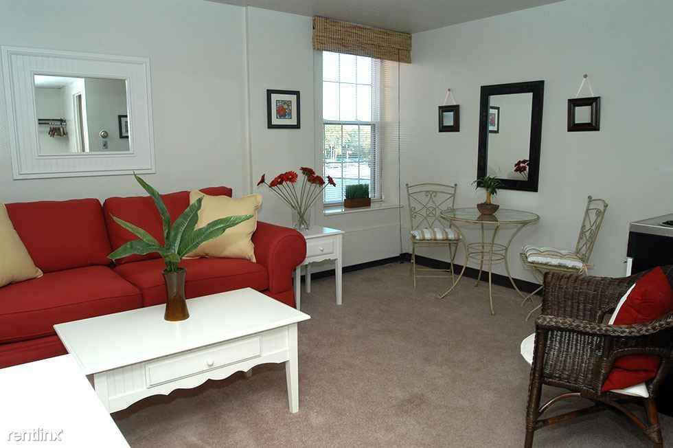 Gateway Park Apartments - Photo 2 of 8