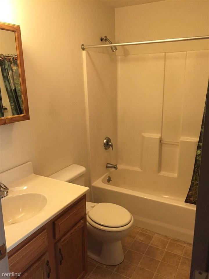 279 N Main St - Photo 2 of 3