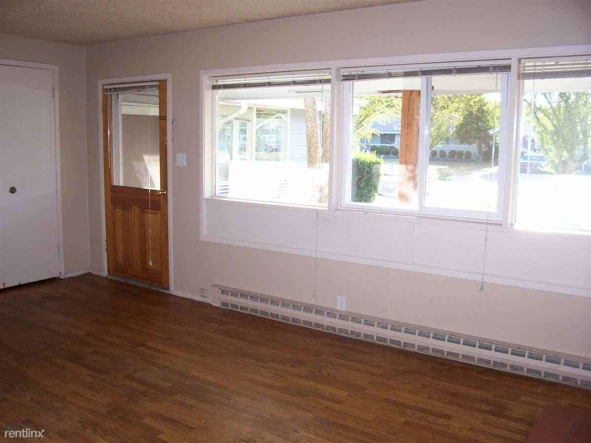 2845 Ferry St - Photo 2 of 14